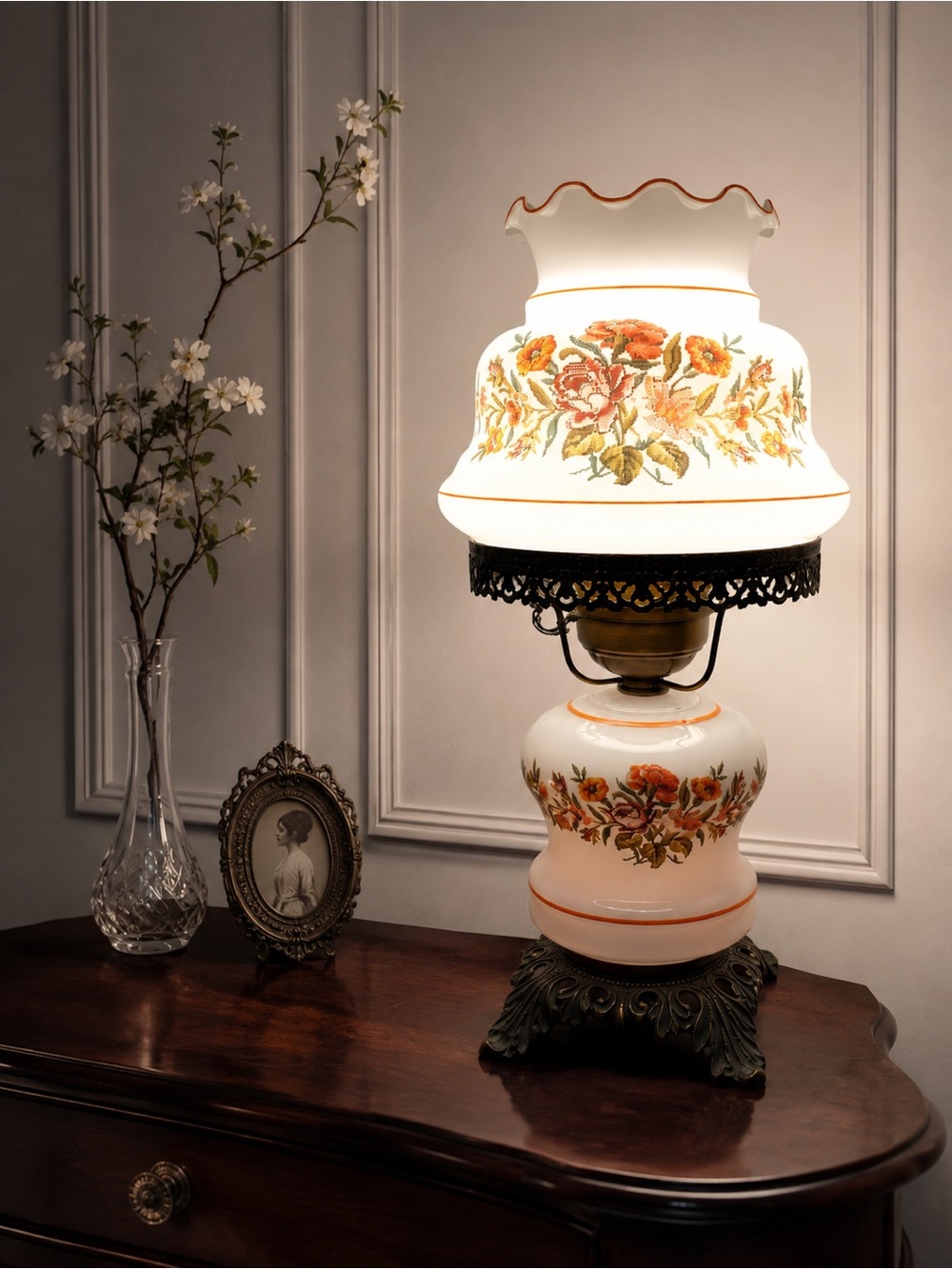 Vintage 1970s "Gone with the Wind" style floral hurricane lamp